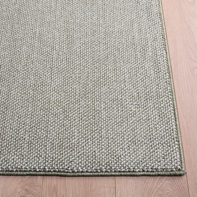 Safavieh River 5'-3" x 7'-6" Rug in Green / Ivory