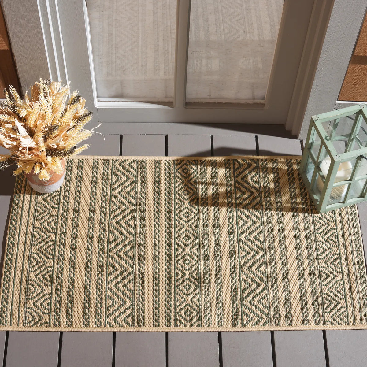 Safavieh Courtyard 2'-0" x 3'-7" Rug in Beige / Dark Green
