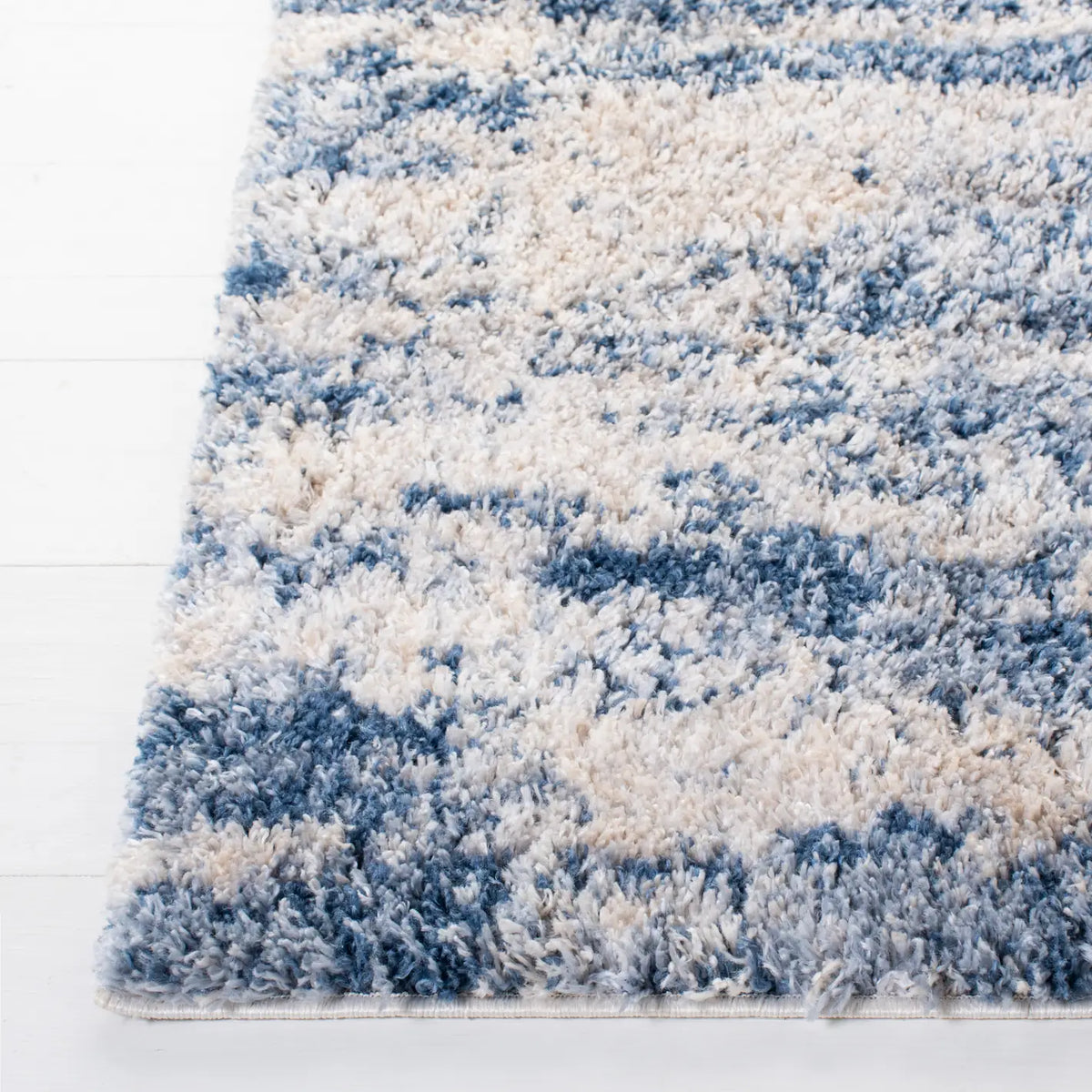 Safavieh Berber Shag 200 4'-0" x 6'-0" Rug in Beige / Blue