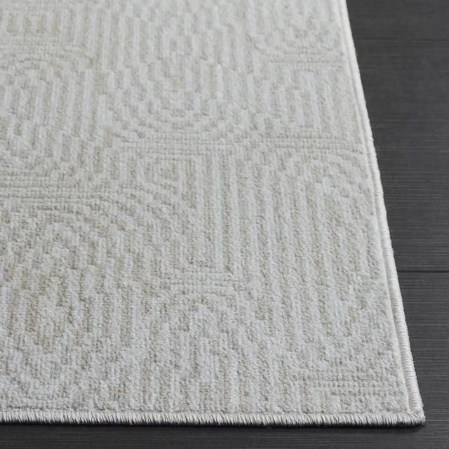 Safavieh Bayside 4'-0" x 6'-0" Rug in Ivory / Light Grey