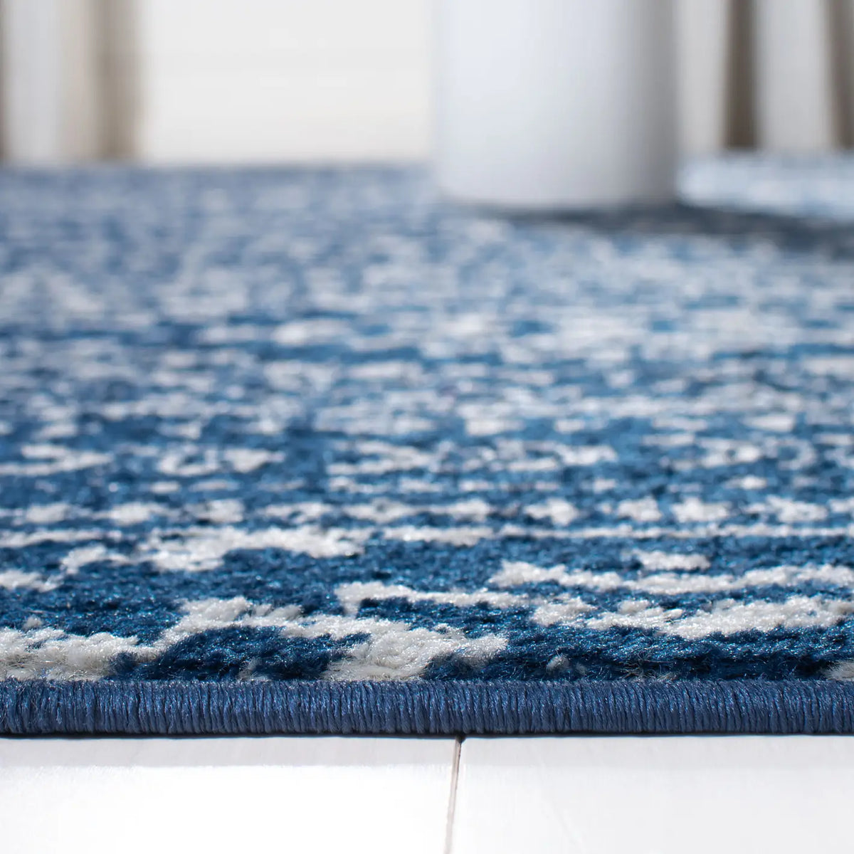 Safavieh Tulum 4'-0" x 6'-0" Rug in Navy / Ivory