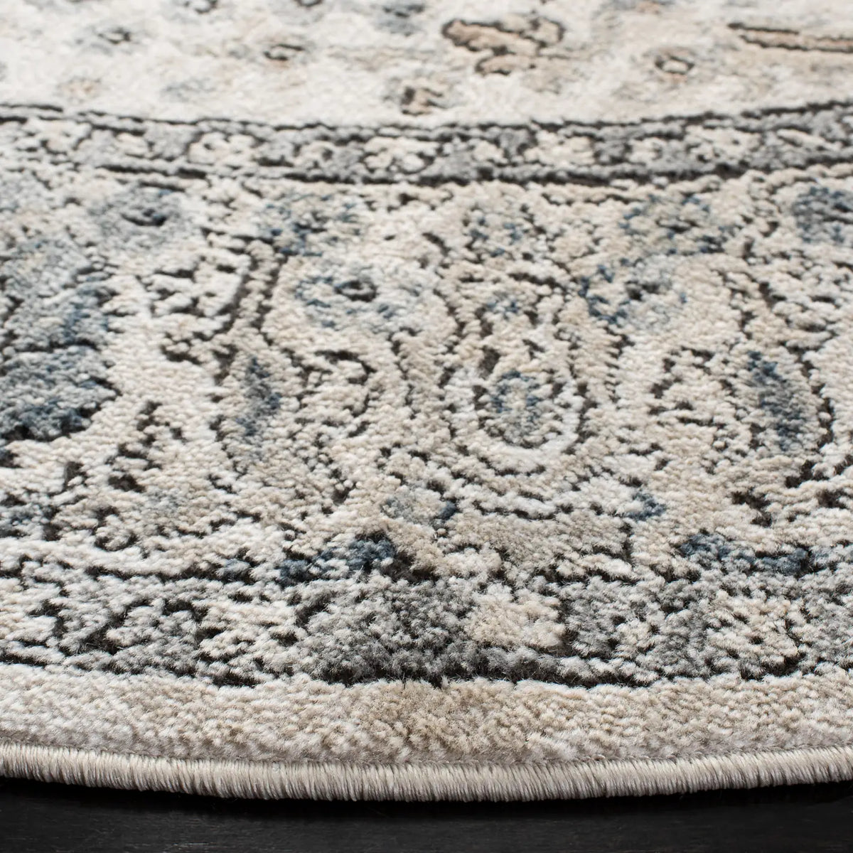 Safavieh Oregon 800 6'-7" x 6'-7" Rug in Ivory / Grey