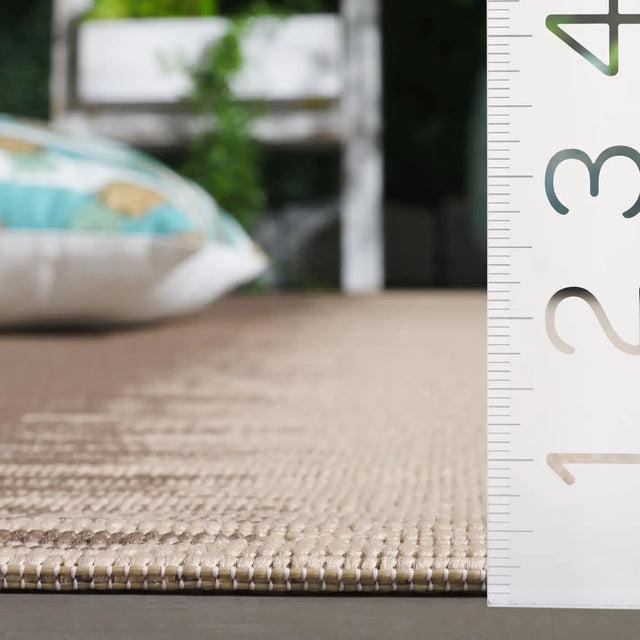 Safavieh Courtyard 5'-3" x 7'-7" Rug in Beige / Brown