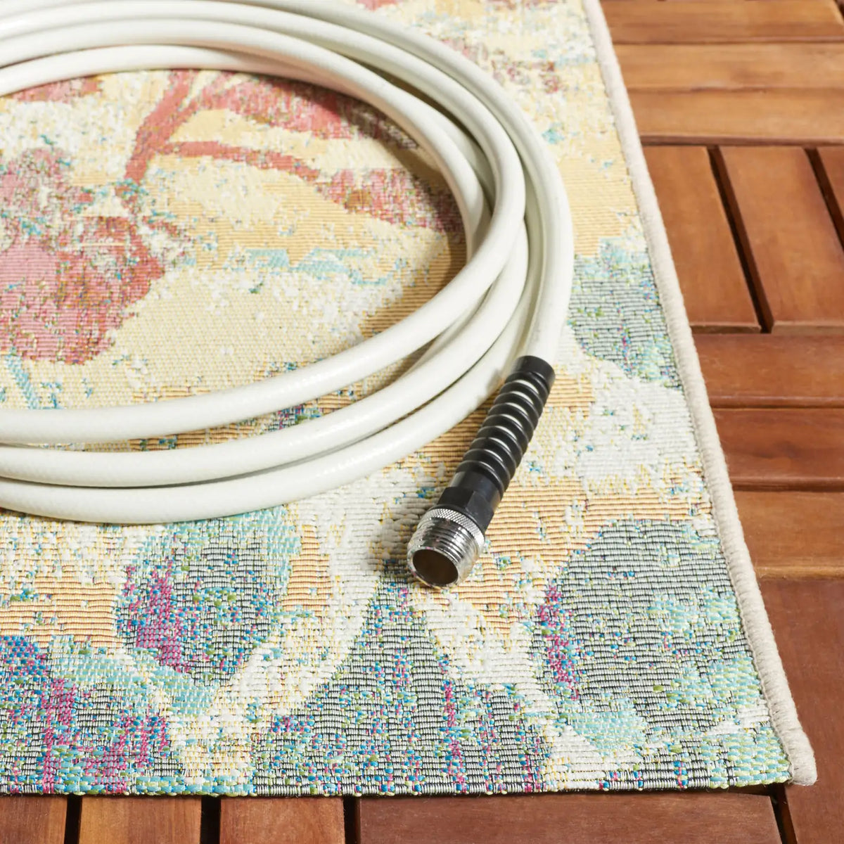 Safavieh Barbados 500 4'-0" x 6'-0" Rug in Beige / Red