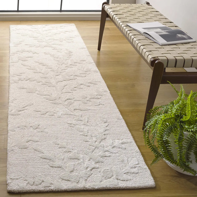 Safavieh Glamour 2'-3" x 8'-0" Rug in Beige