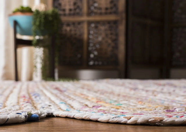 Safavieh Cape Cod 4'-0" x 6'-0" Rug in Ivory / Multi
