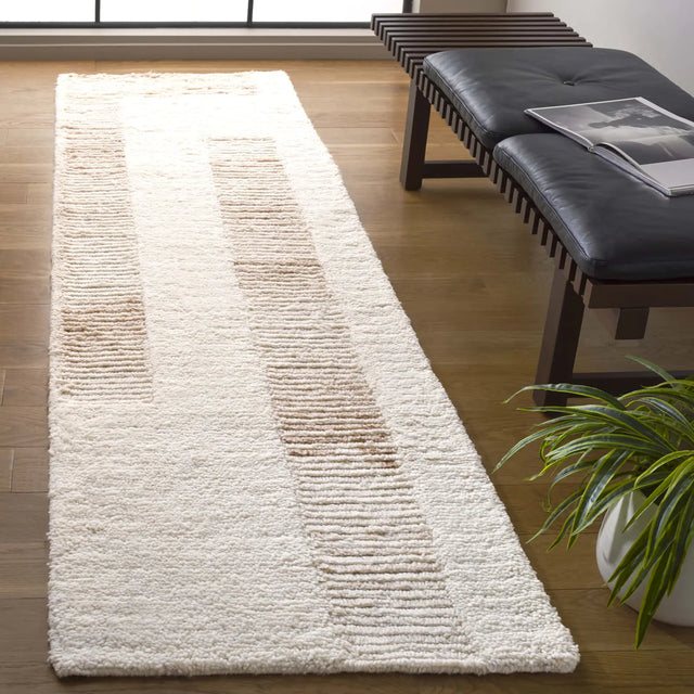 Safavieh Vermont 2'-3" x 8'-0" Rug in Ivory / Beige