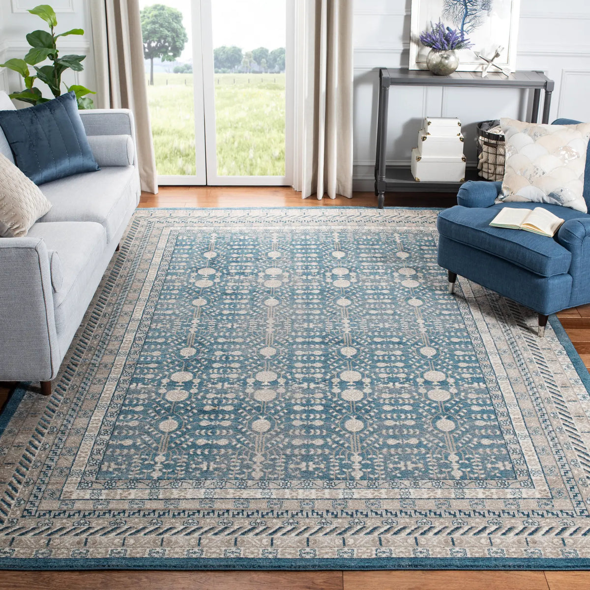 Safavieh Sofia 10'-0" x 14'-0" Rug in Blue / Beige