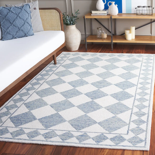 Safavieh Ebony 4'-0" x 6'-0" Rug in Blue / Ivory
