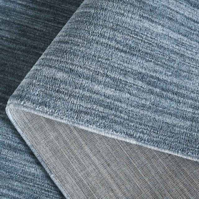 Safavieh Mabel 4'-0" x 6'-0" Rug in Blue / Ivory
