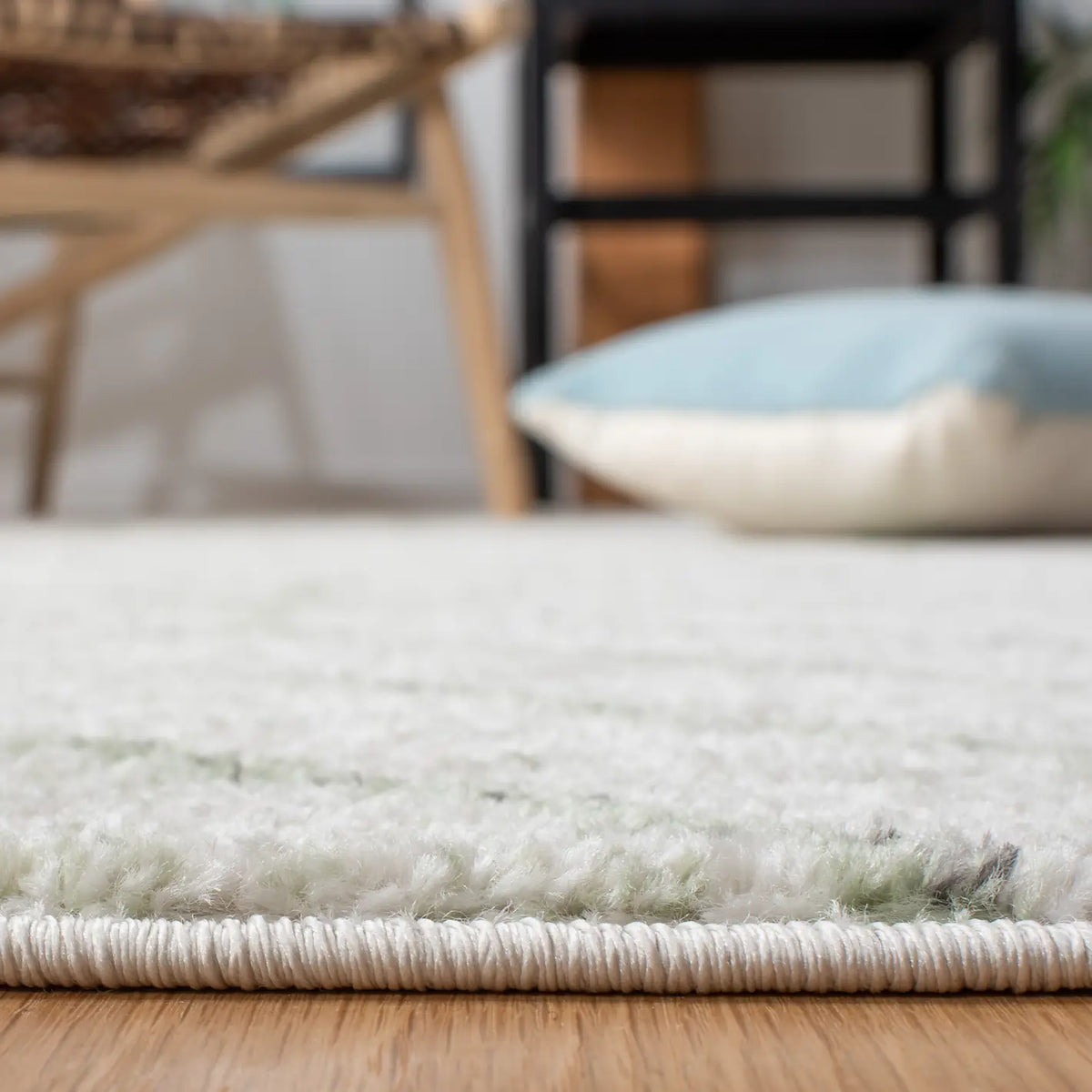 Safavieh Adirondack 4'-0" x 6'-0" Rug in Ivory / Sage