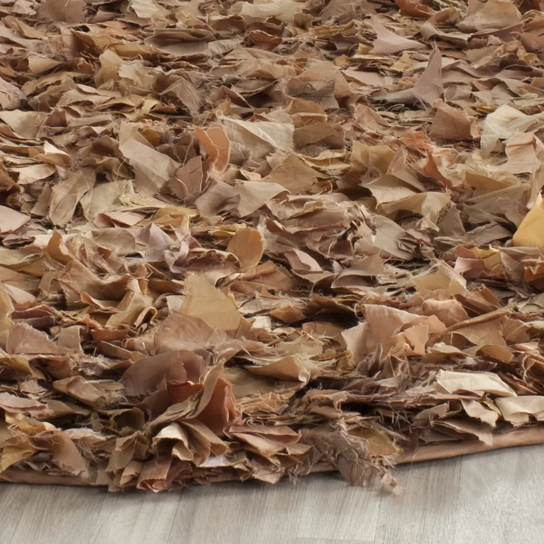 Safavieh Rio Shag 6'-0" x 6'-0" Rug in Natural / Multi