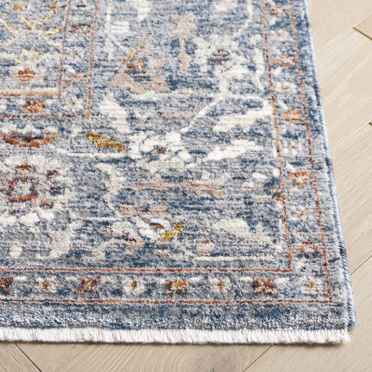 Safavieh Heirloom 700 4'-0" x 6'-0" Rug in Blue / Grey