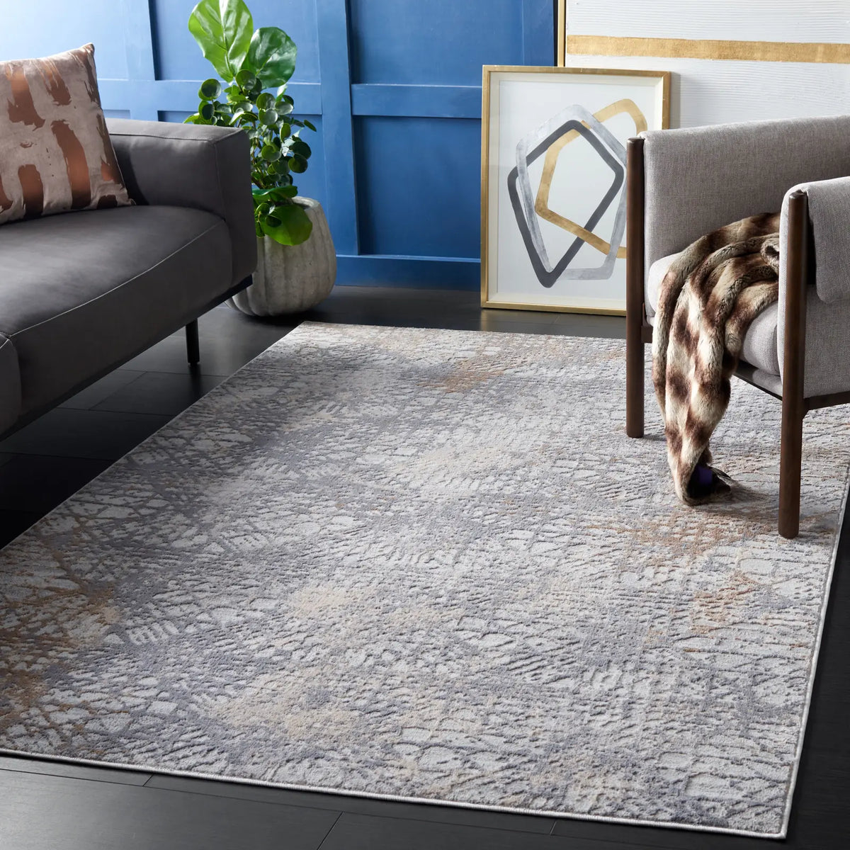 Safavieh Eternal 4'-0" x 6'-0" Rug in Grey / Ivory