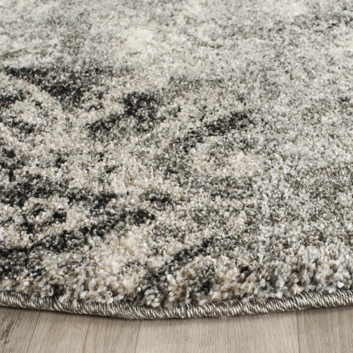 Safavieh Retro 6'-0" x 6'-0" Rug in Cream / Grey