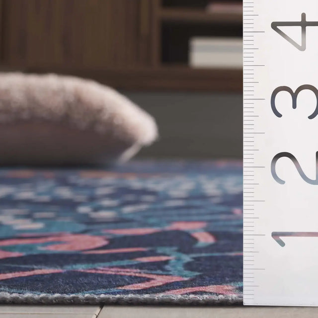 Safavieh Tacoma 4'-0" x 6'-0" Rug in Navy / Green
