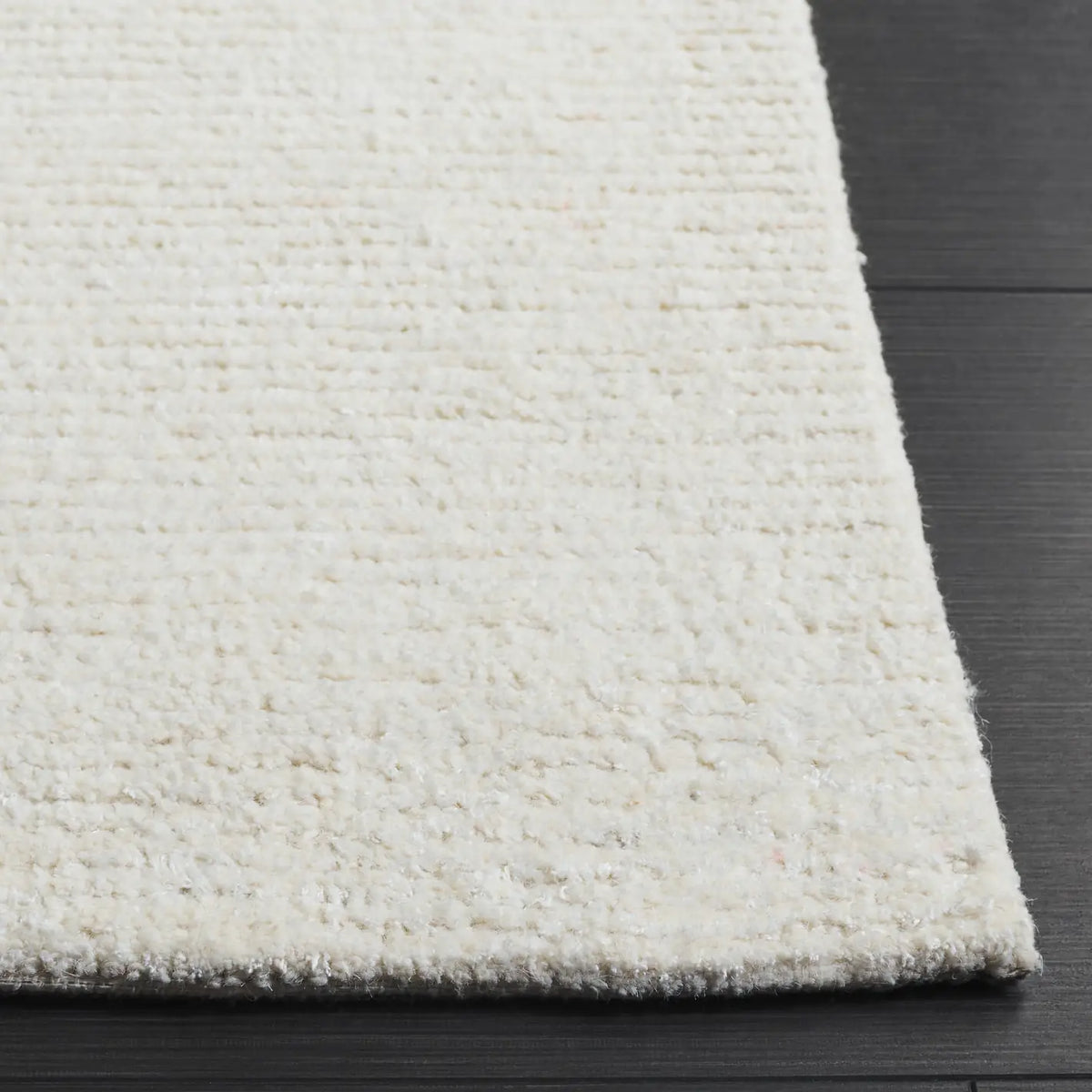 Safavieh Mirage 4'-0" x 6'-0" Rug in Ivory