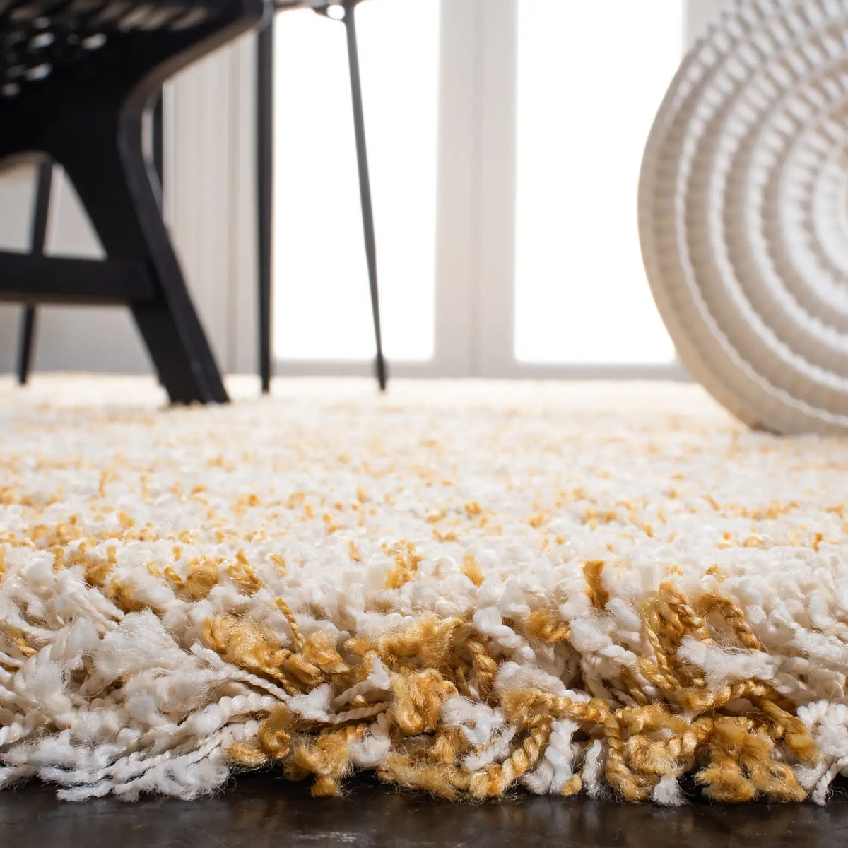 Safavieh Hudson Shag 4'-0" x 6'-0" Rug in Ivory / Gold