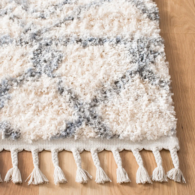 Safavieh Berber Fringe Shag 4'-0" x 6'-0" Rug in Cream / Grey