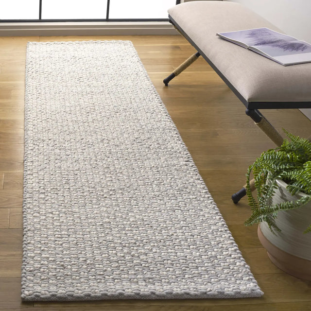 Safavieh Vermont 2'-3" x 8'-0" Rug in Silver / Ivory