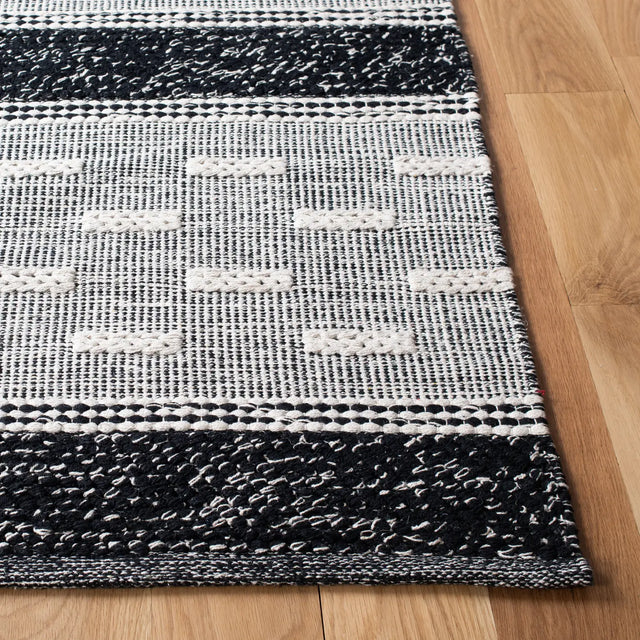 Safavieh Striped Kilim 4'-0" x 6'-0" Rug in Black / Ivory