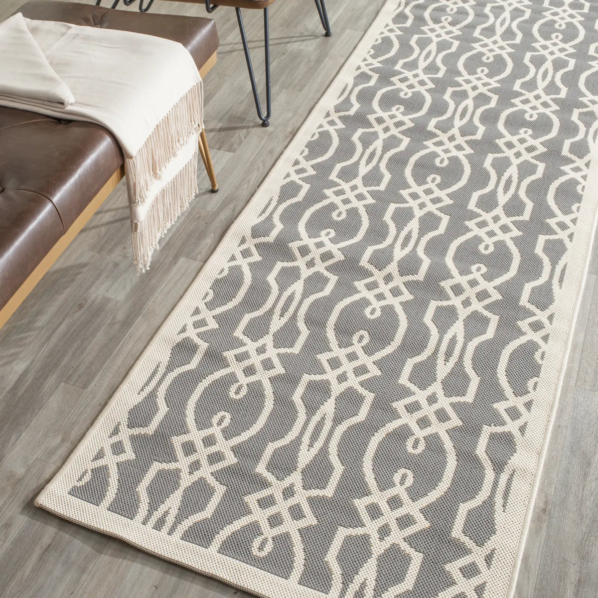 Safavieh Martha Stewart 2'-7" x 8'-2" Rug in Cement