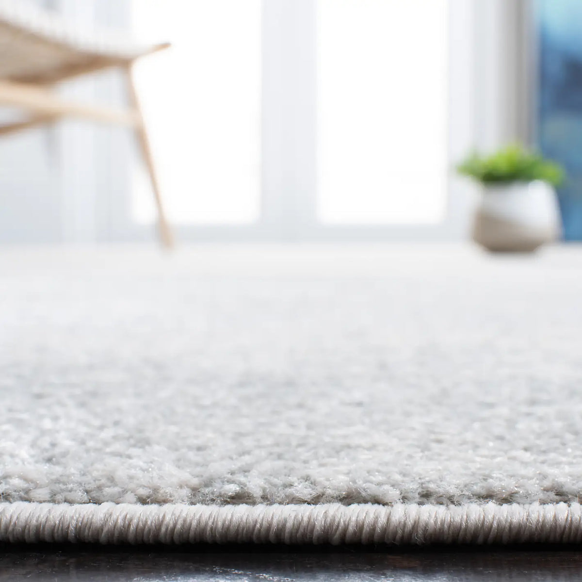 Safavieh Evoke 4'-0" x 6'-0" Rug in Ivory / Sage