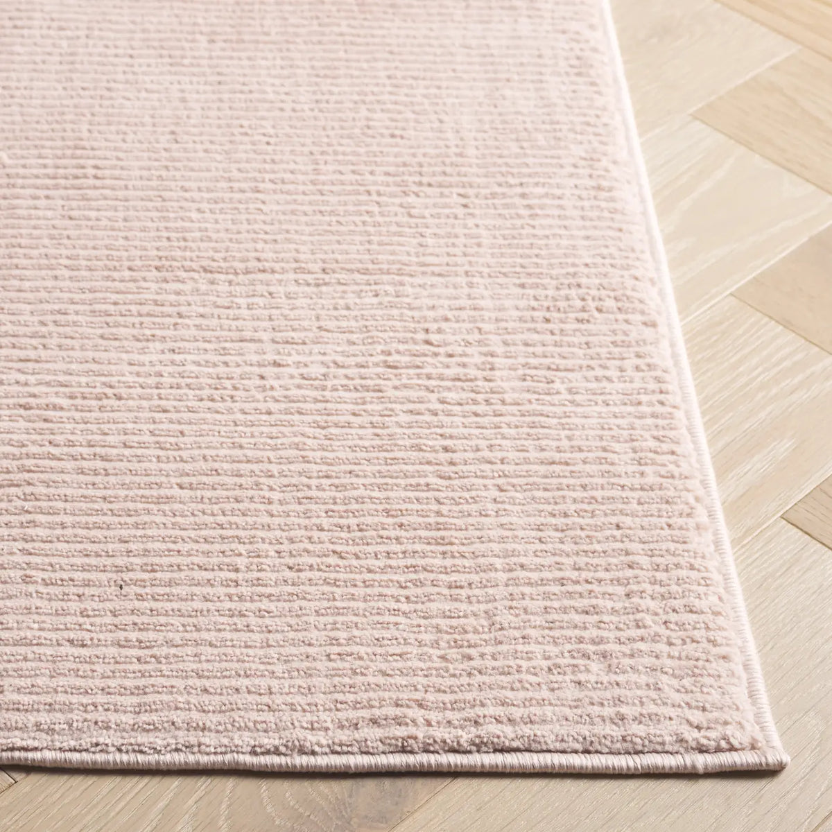 Safavieh Revive 4'-0" x 6'-0" Rug in Pink