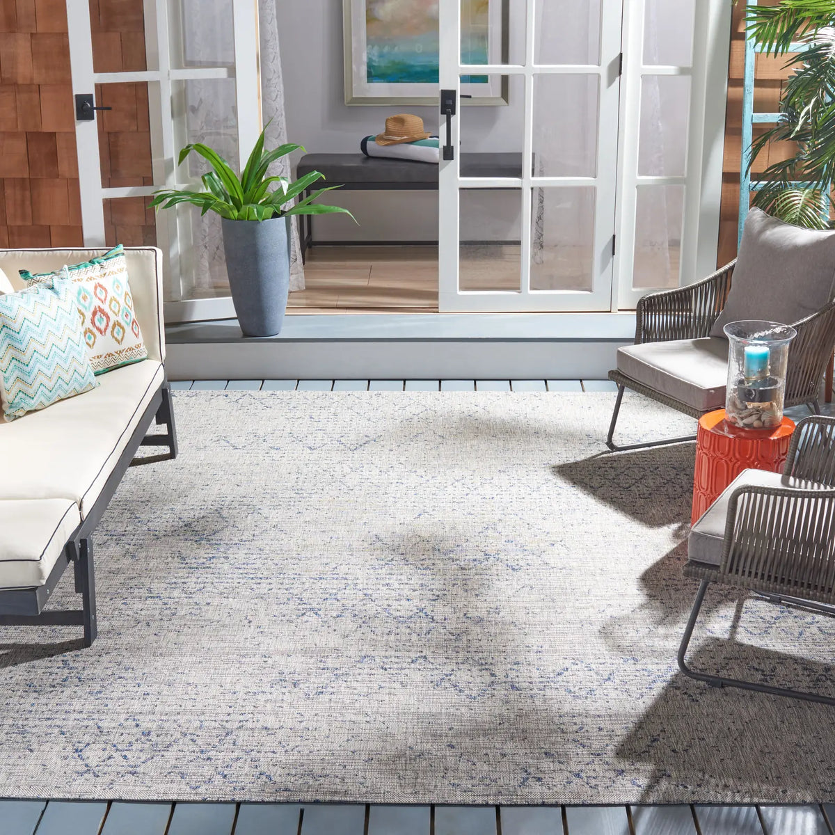 Safavieh Courtyard 8'-0" x 10'-0" Rug in Grey / Navy