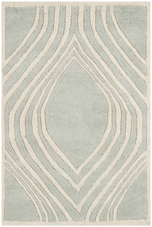 Safavieh Chatham 2'-0" x 3'-0" Rug in Grey / Ivory