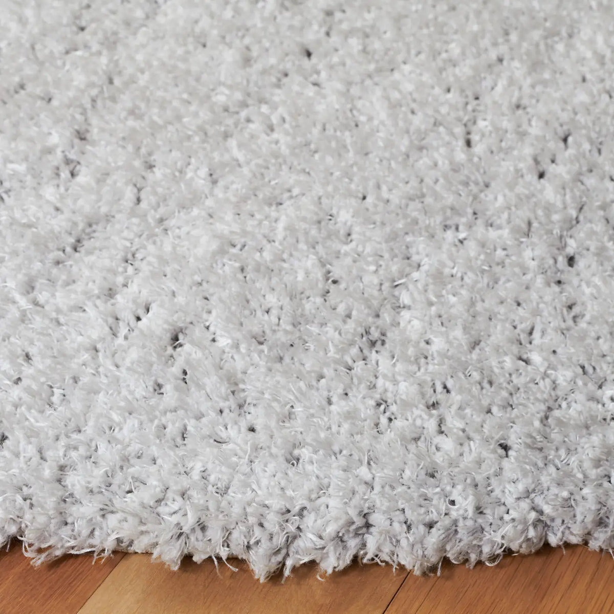Safavieh Lindsay Shag 6'-7" x 6'-7" Rug in Grey