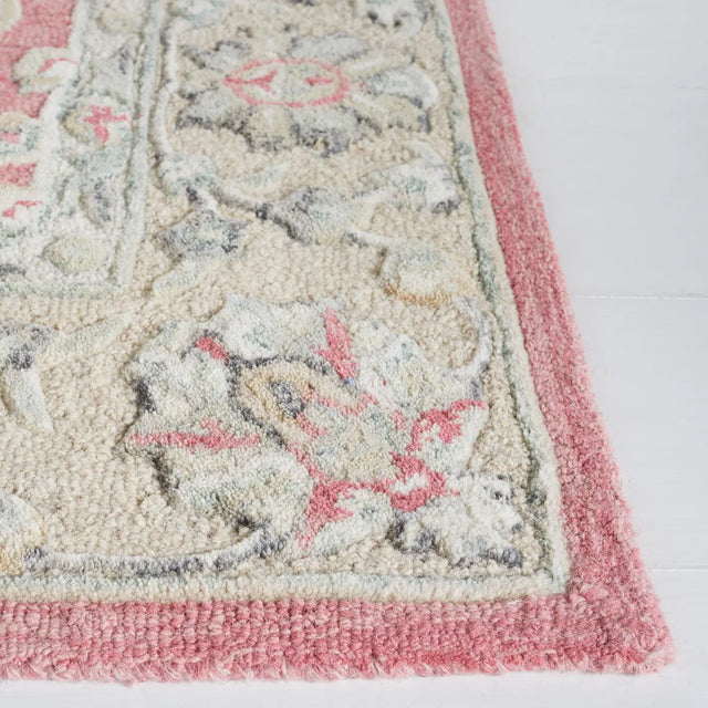 Safavieh Glamour 5'-0" x 8'-0" Rug in Pink / Beige