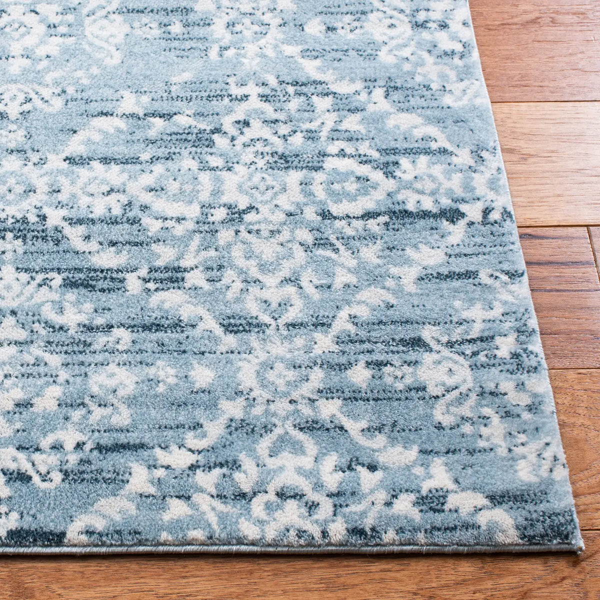 Safavieh Martha Stewart Isabella 4'-0" x 6'-0" Rug in Denim Blue / Ivory