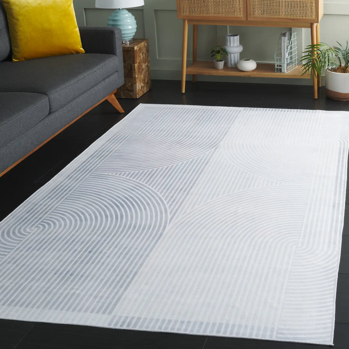 Safavieh Malibu 4'-0" x 6'-0" Rug in Grey / Light Grey