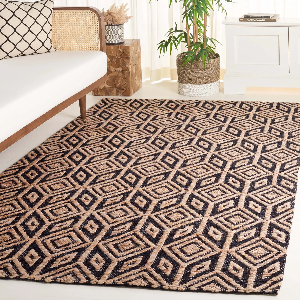 Safavieh Natural Fiber 4'-0" x 6'-0" Rug in Natural / Black