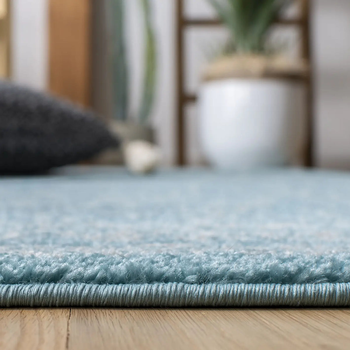 Safavieh Tulum 4'-0" x 6'-0" Rug in Turquoise / Ivory