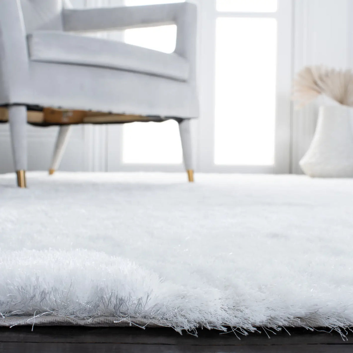 Safavieh Shag 4'-0" x 6'-0" Rug in Ivory