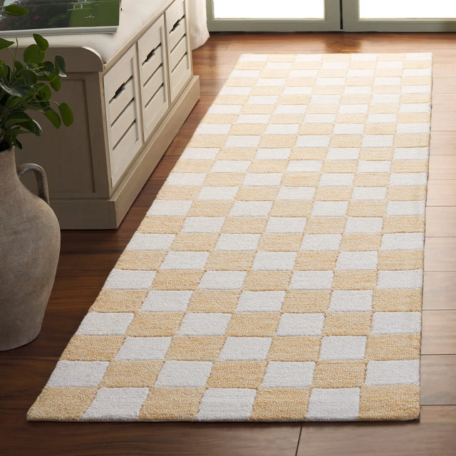 Safavieh Ebony 2'-3" x 8'-0" Rug in Gold / Ivory