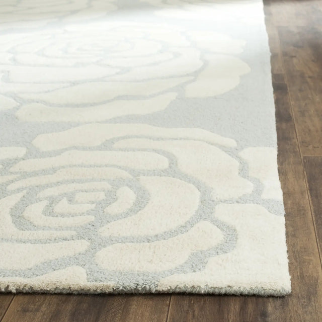 Safavieh Cambridge 4'-0" x 6'-0" Rug in Grey / Ivory