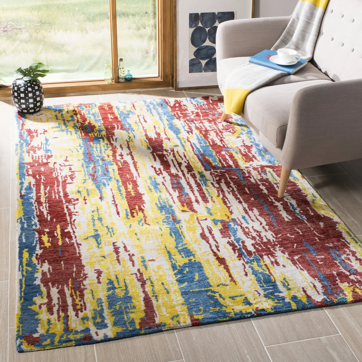 Safavieh Tibetan 5'-0" x 8'-0" Rug in White / Multi