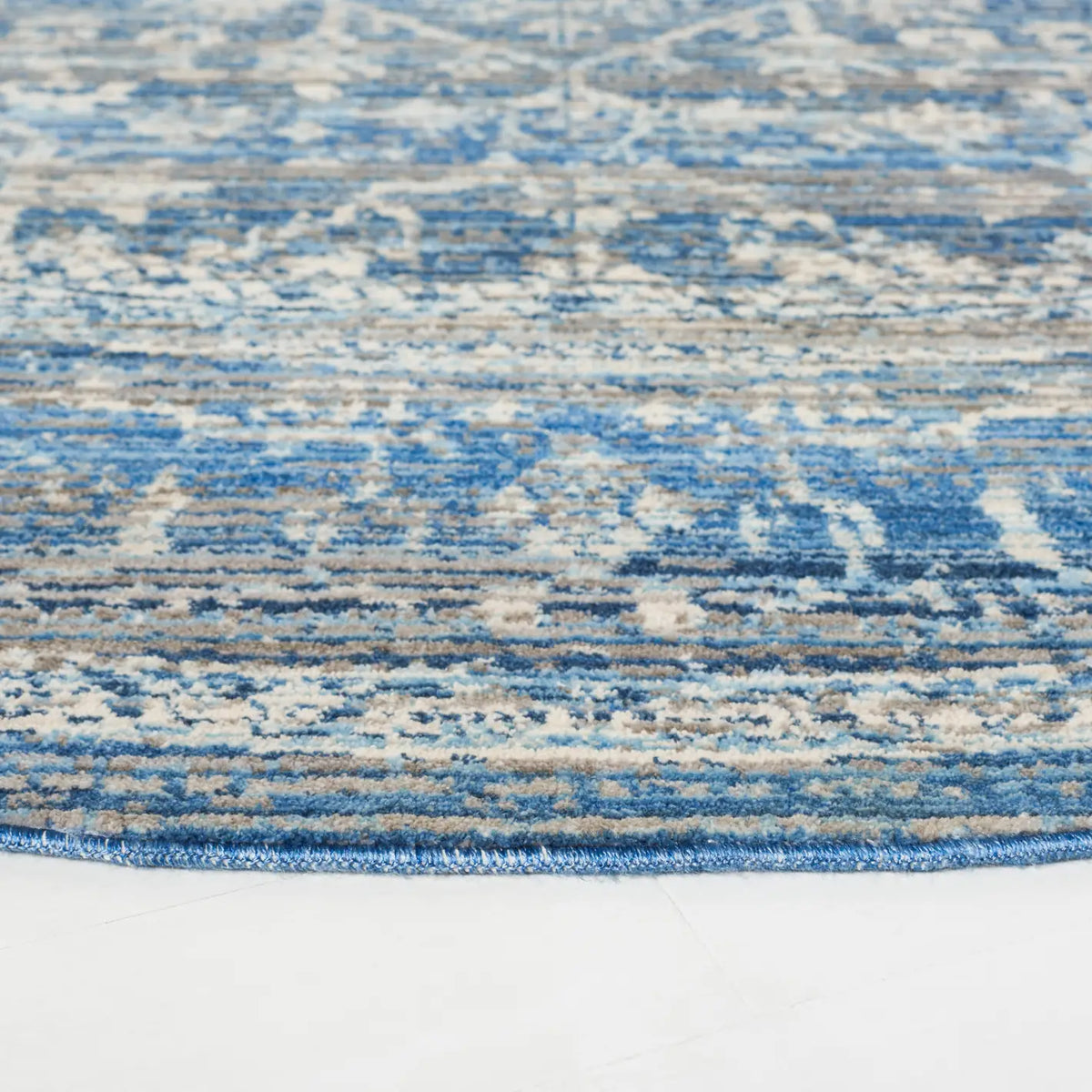 Safavieh Vintage Persian 6'-7" x 6'-7" Rug in Navy / Ivory