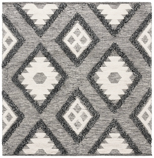 Safavieh Natura 6'-0" x 6'-0" Rug in Black / Ivory