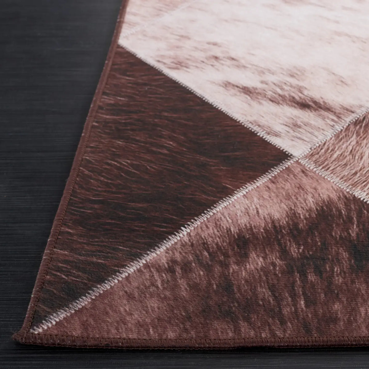 Safavieh Faux Hide 4'-0" x 6'-0" Rug in Light Brown / Brown