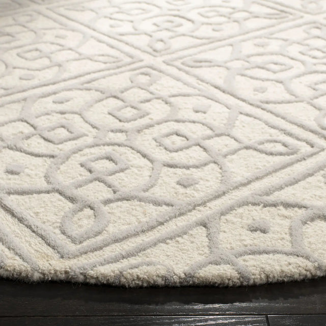 Safavieh Cambridge 6'-0" x 6'-0" Rug in Ivory / Grey