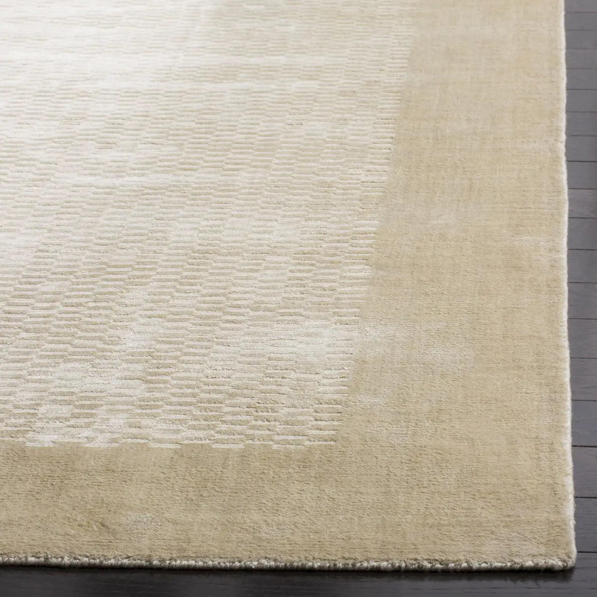 Safavieh Mirage 6'-0" x 9'-0" Rug in Taupe