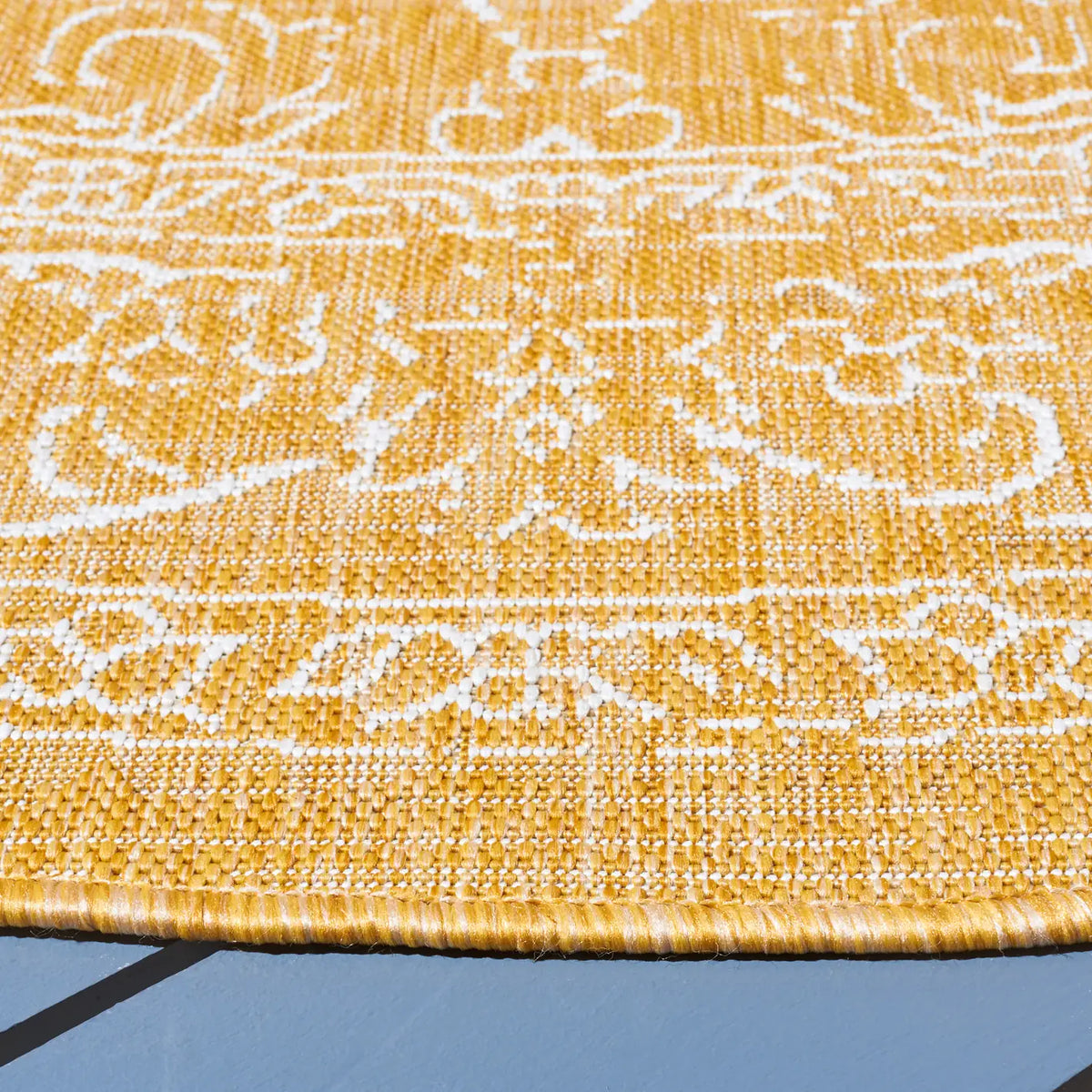 Safavieh Courtyard 6'-7" x 6'-7" Rug in Gold / Ivory