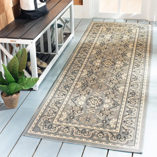 Safavieh Courtyard 2'-7" x 8'-2" Rug in Grey / Cream