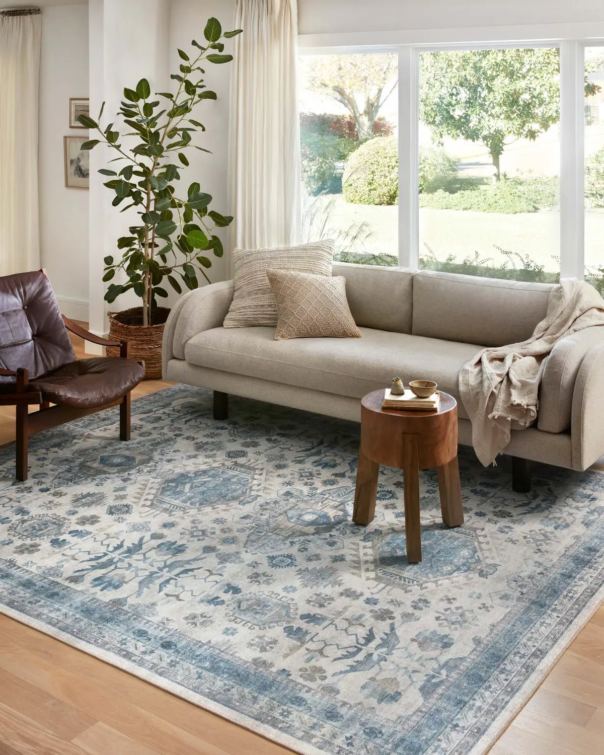 Loloi Heidi Hei-04 Ivory/Ocean Rugs - room scene 1