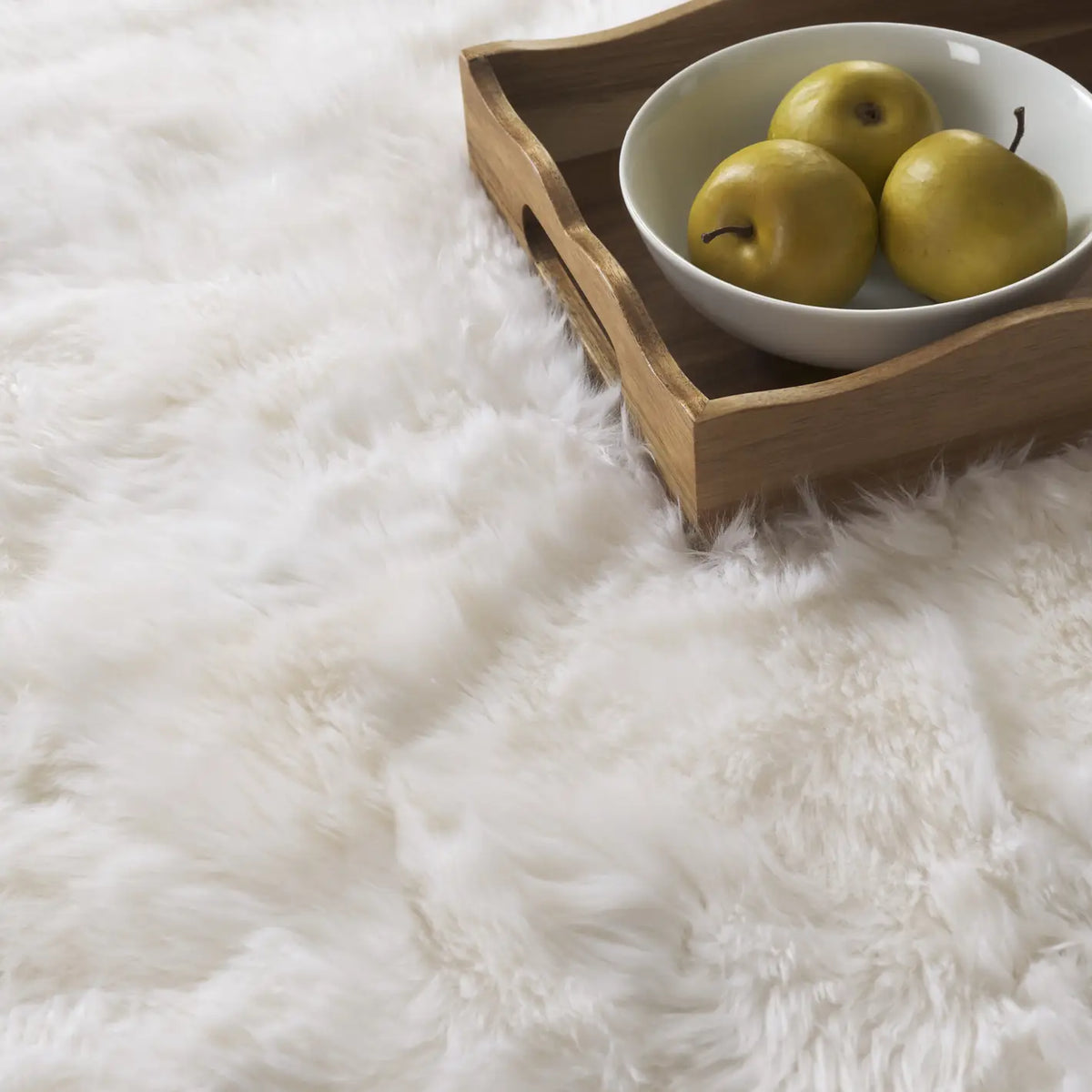 Safavieh Sheep Skin 3'-0" x 3'-0" Rug in Natural / White