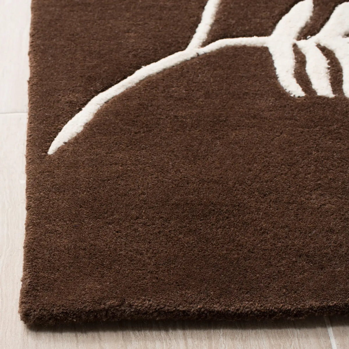 Safavieh Soho 5'-0" x 8'-0" Rug in Brown